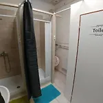 Vandrerhjem Veveri - Uvoz, 10 Min Pesky Do Centru Brno