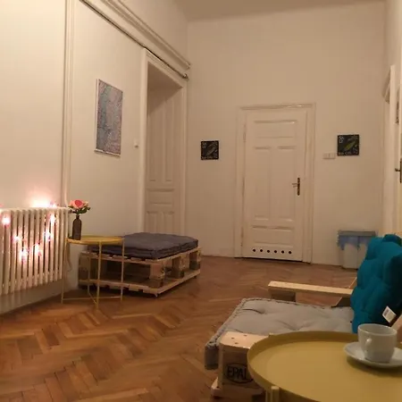 Veveri - Uvoz, 10 Min Pesky Do Centru Vandrarhem