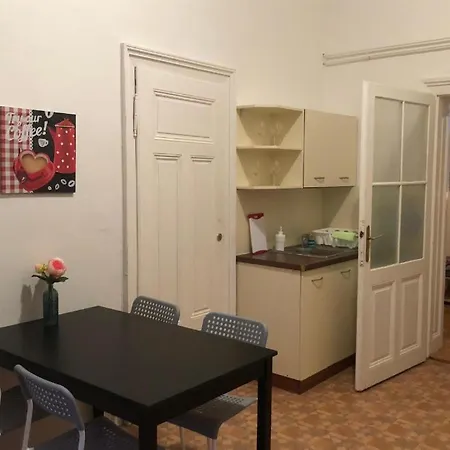 Vandrarhem Veveri - Uvoz, 10 Min Pesky Do Centru Brno