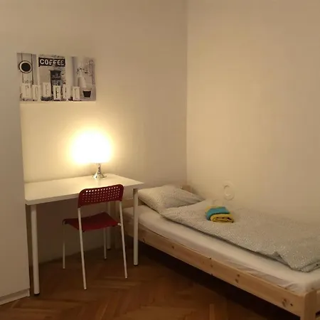 Veveri - Uvoz, 10 Min Pesky Do Centru Vandrarhem