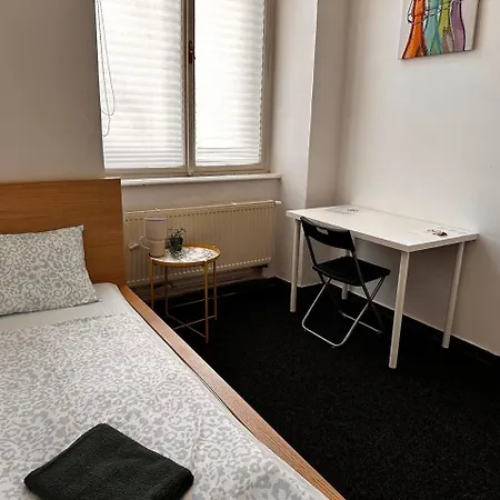 Vandrarhem Veveri - Uvoz, 10 Min Pesky Do Centru Brno