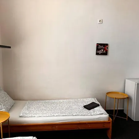 Vandrarhem Veveri - Uvoz, 10 Min Pesky Do Centru