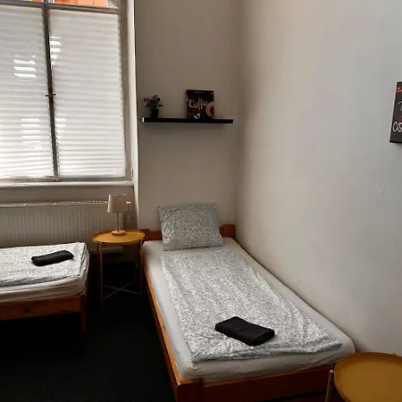 Vandrarhem Veveri - Uvoz, 10 Min Pesky Do Centru