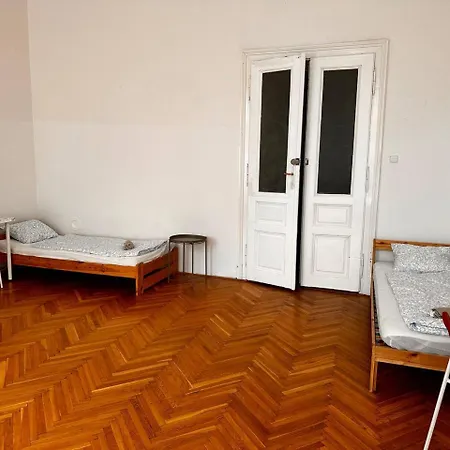 Veveri - Uvoz, 10 Min Pesky Do Centru برنو