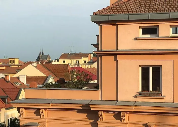 Veveri - Uvoz, 10 Min Pesky Do Centru *