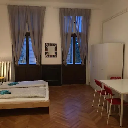 Veveri - Uvoz, 10 Min Pesky Do Centru *