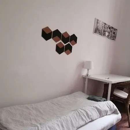 Veveri - Uvoz, 10 Min Pesky Do Centru Hostel Brno