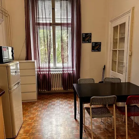Veveri - Uvoz, 10 Min Pesky Do Centru *